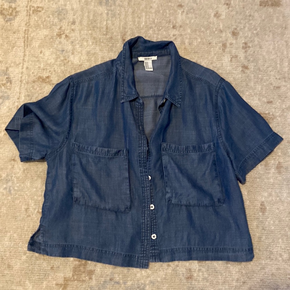 Cropped lightweight denim-colored button down